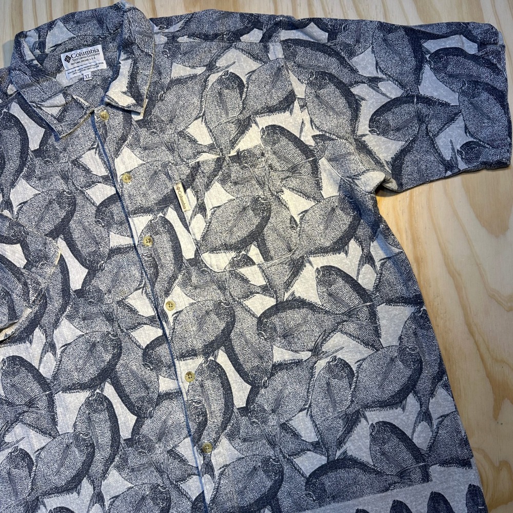 Columbia Mens XL Blue Fish Print Short Sleeve Cotton Button Down Shirt Fishing